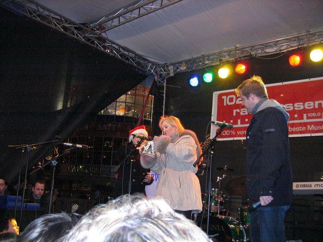 gal/2007/2007 Lichblicke Radio Essen Weihnachtsmarkt/2007 Saitentwist Lichtblicke Radio Essen Weihnachtsmarkt 8.12. 004.jpg